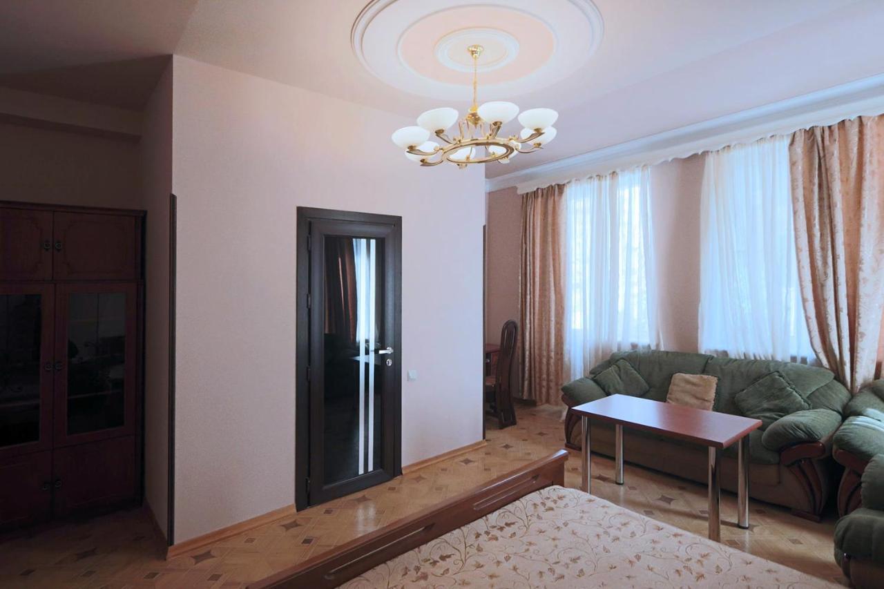 Garnim Guest House Yerevan Bagian luar foto