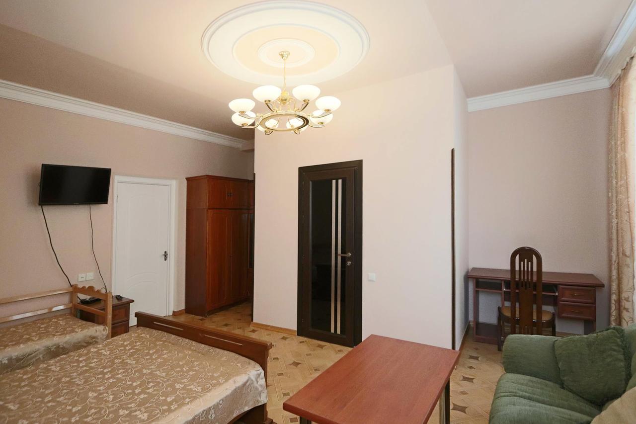 Garnim Guest House Yerevan Bagian luar foto