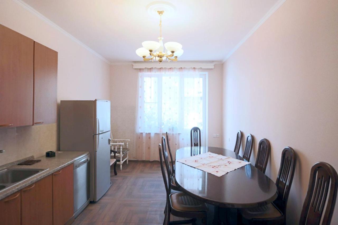 Garnim Guest House Yerevan Bagian luar foto